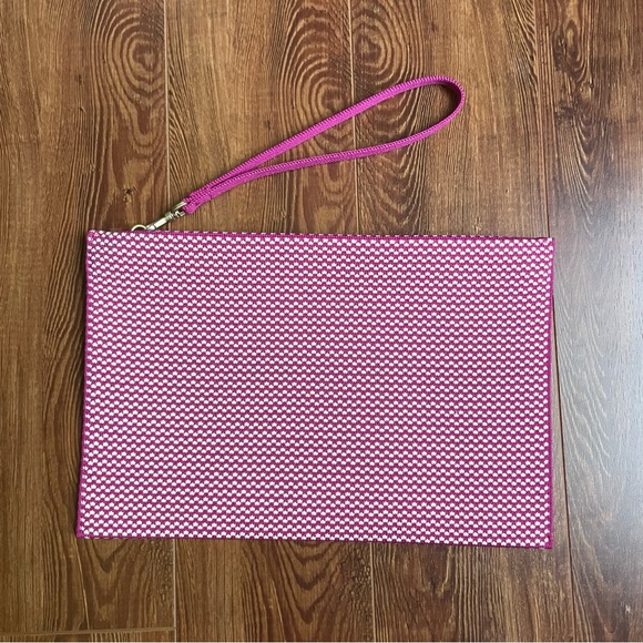 Rothy's Retired Berry Weave Wristlet Store Exclusive - Picture 2 of 4